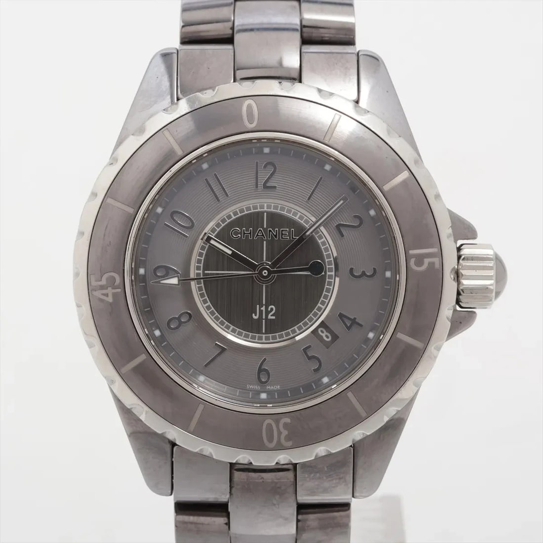 CHANEL J12 CE?SS GRAY-FACE, WATCH: Chanel J12 CE?SS Gray-Face, Watch Brand: Chanel Type/Style: Wristwatch Material: CE?SS Color: Gray-Face Size: Case:W1.2 x H1.2inch / W34 x H34 Circumference of Wrist:5.3inch / 13.5 Accessories: None
