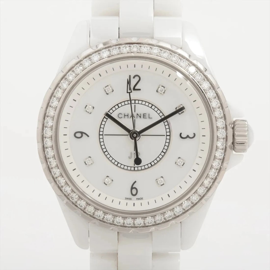 CHANEL J12 CE?SS WHITE DIAL, WATCH: Chanel J12 CE?SS white dial, Watch Brand: Chanel Type/Style: Wristwatch Material: CE?SS Color: white dial Size: Case:W1.2 x H1.2inch / W33 x H33 Circumference of Wrist:5.5inch / 14 Accessories: No