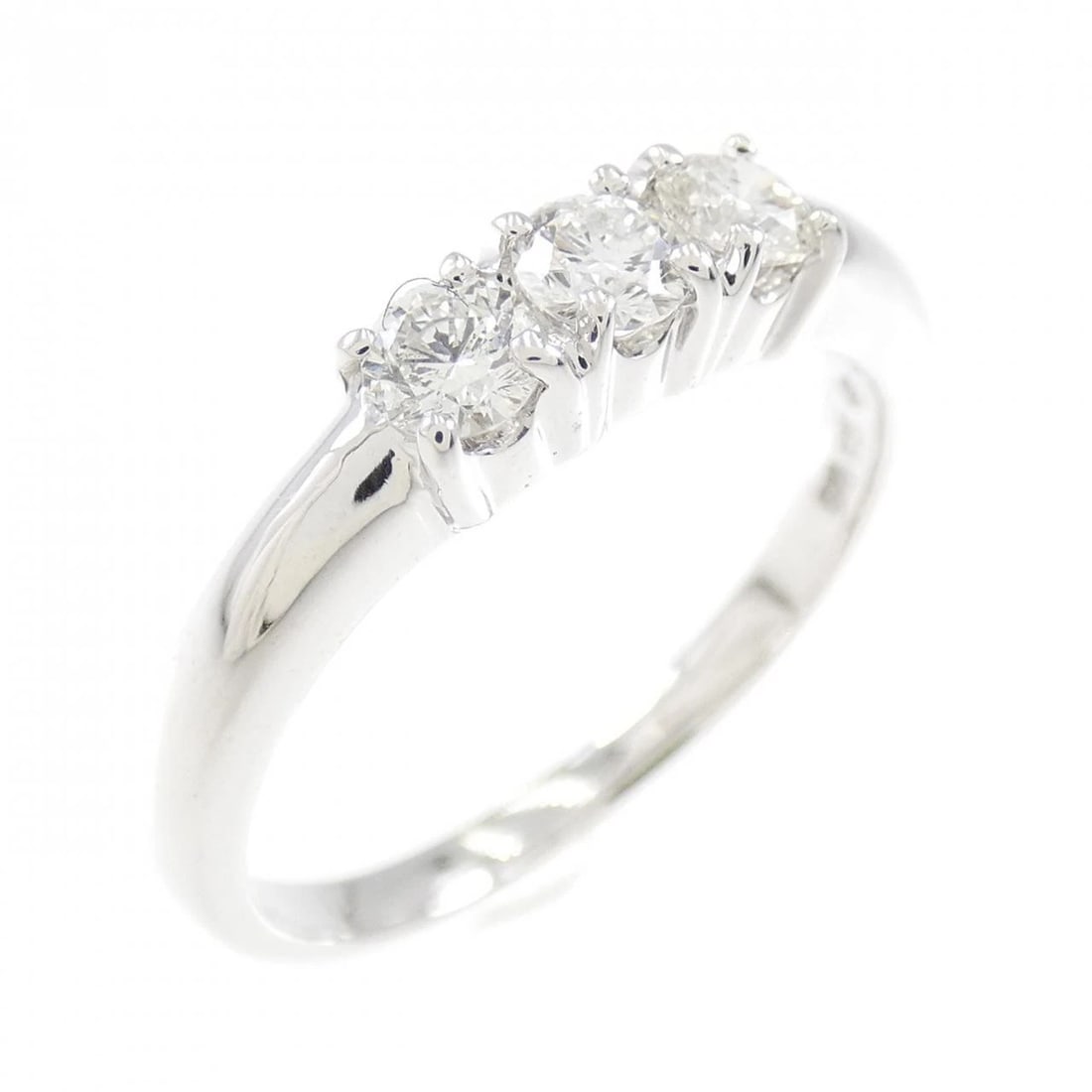 K18WG THREE STONE DIAMOND RING: K18WG Three Stone Diamond Ring Brand: Unbranded Type/Style: Diamond Ring Material: K18 white gold, Main Stone/Creation natural Color: White Gold Size: US 6 1/2 Accessories: None Accessories Notice: