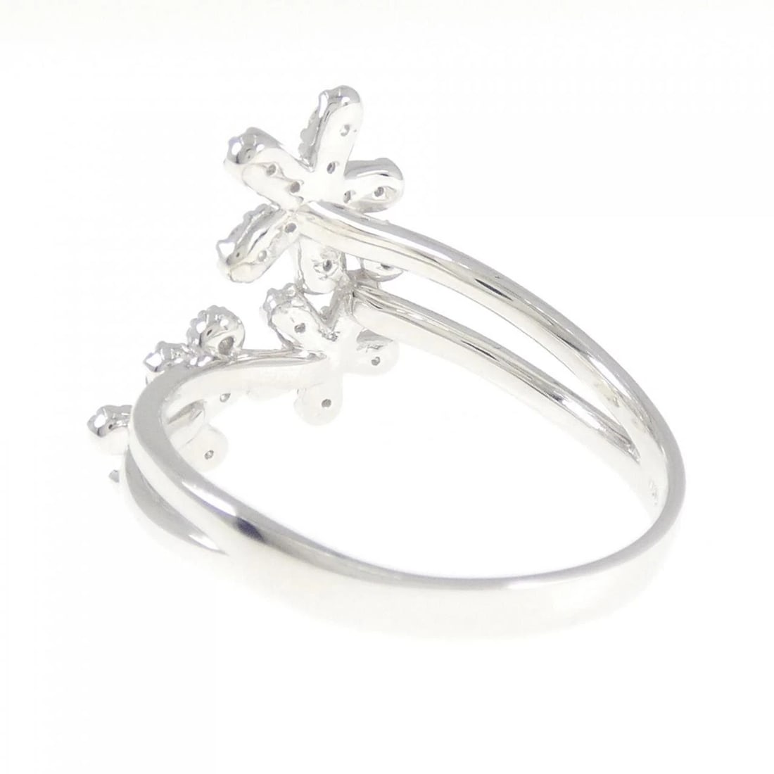 K18WG FLOWER DIAMOND RING - 3