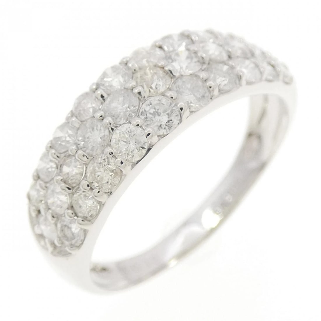 K18WG PAVE DIAMOND RING: K18WG Pave Diamond Ring Brand: Unbranded Type/Style: Diamond Ring Material: 18K Yellow Gold, Main Stone/Creation Natural Color: Yellow Gold Size: US 5 3/4 Accessories: None Accessories Notice: When