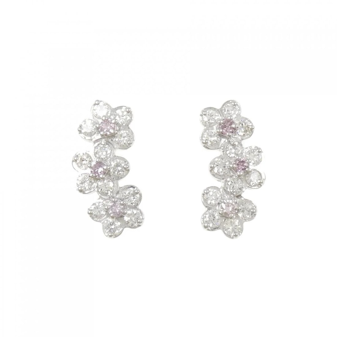 PT900 FLOWER DIAMOND PIERCE: PT900 Flower Diamond Pierce Brand: Unbranded Type/Style: Diamond Pierce/Earring Material: Platinum900, Main Stone/Creation Natural Color: Platinum Size: Approx. height x width: 15.3mm x 7.3mm