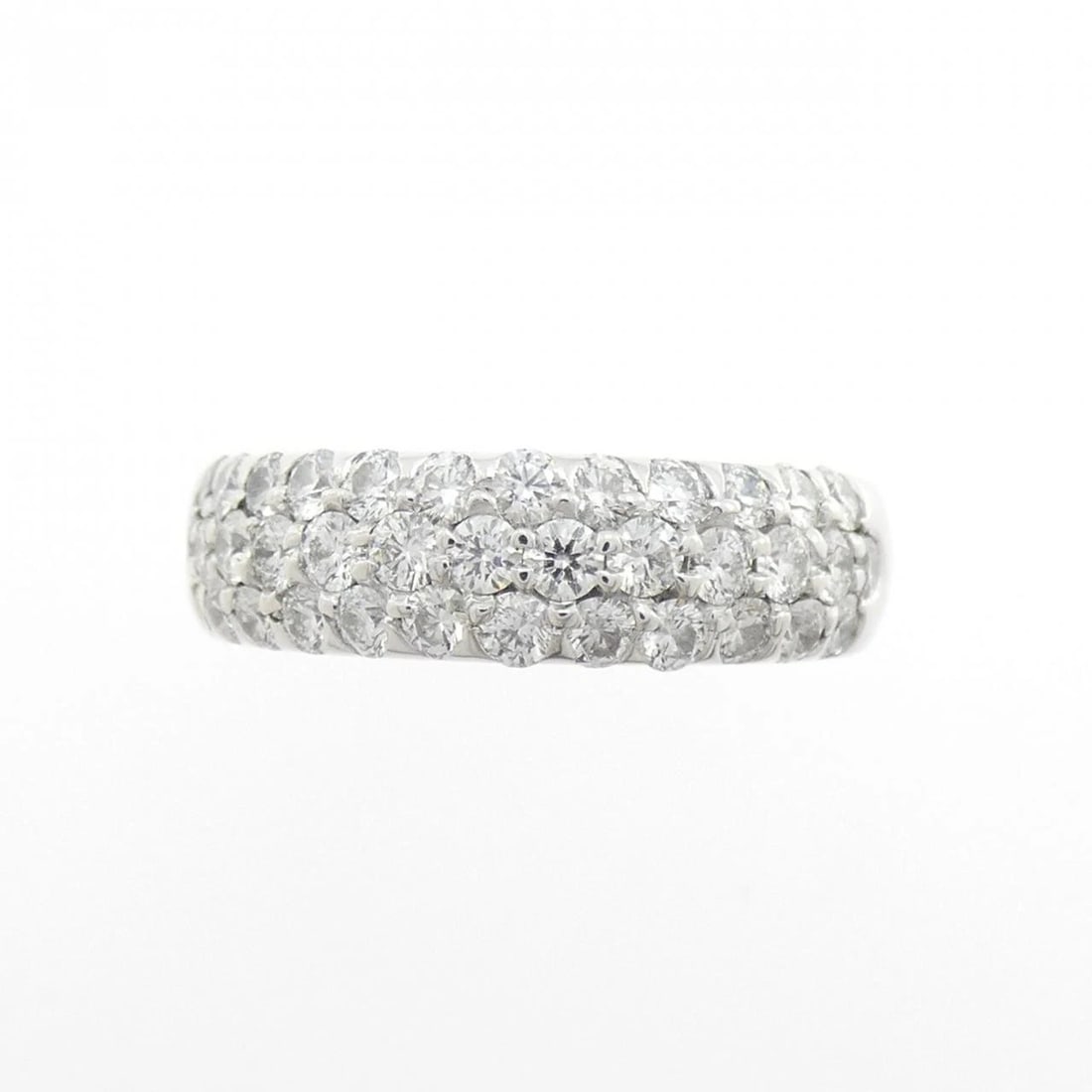 K18WG PAVE DIAMOND RING: K18WG Pave Diamond Ring Brand: Unbranded Type/Style: Diamond Ring Material: 18k White Gold, Main Stone/Creation Natural Color: White Gold Size: US 3 1/4 Accessories: None Accessories Notic