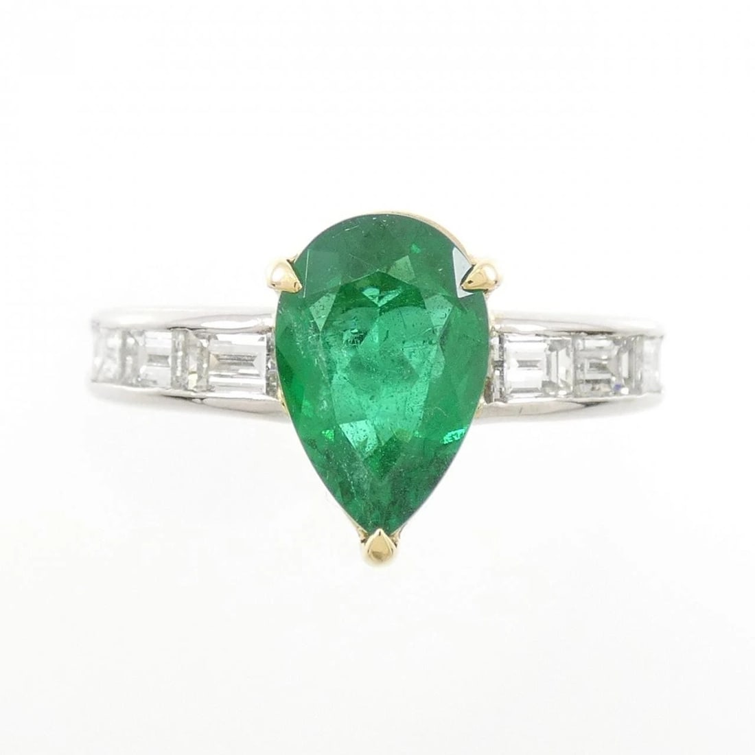 PT900/K18YG EMERALD RING - 2