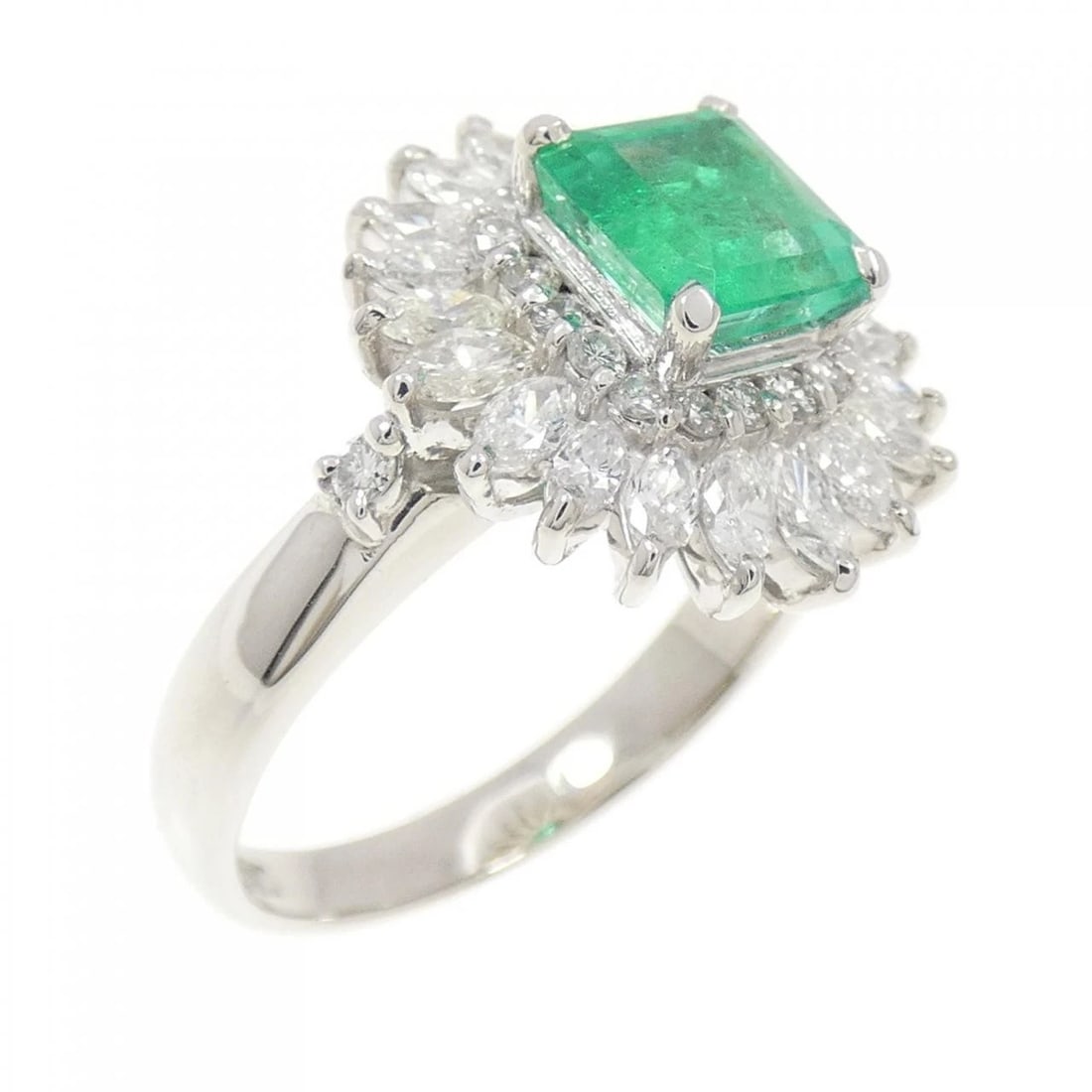 PT900 EMERALD RING: PT900 Emerald Ring Brand: Unbranded Type/Style: Emerald Ring Material: Platinum900, Main Stone/Creation EmeraldSecondary StoneDiamond Color: Platinum Size: US 6 1/4 Accessories: None Accessories