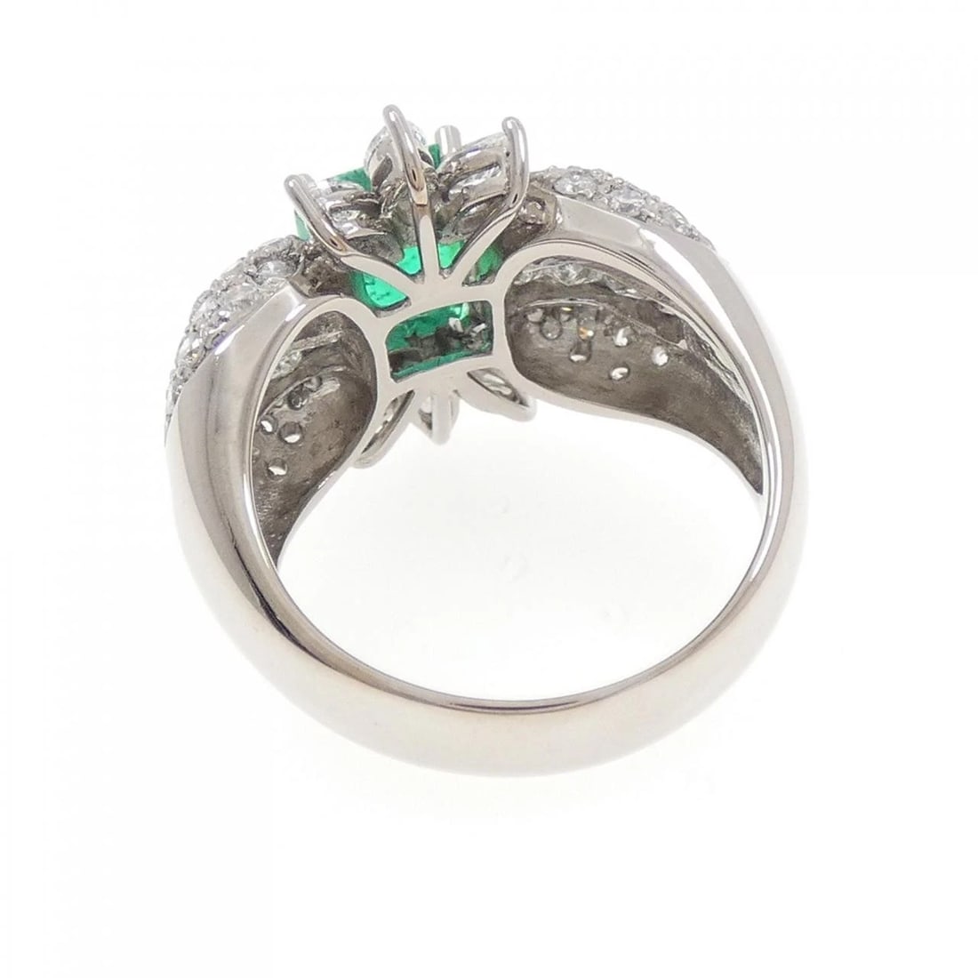 K18WG EMERALD RING - 3