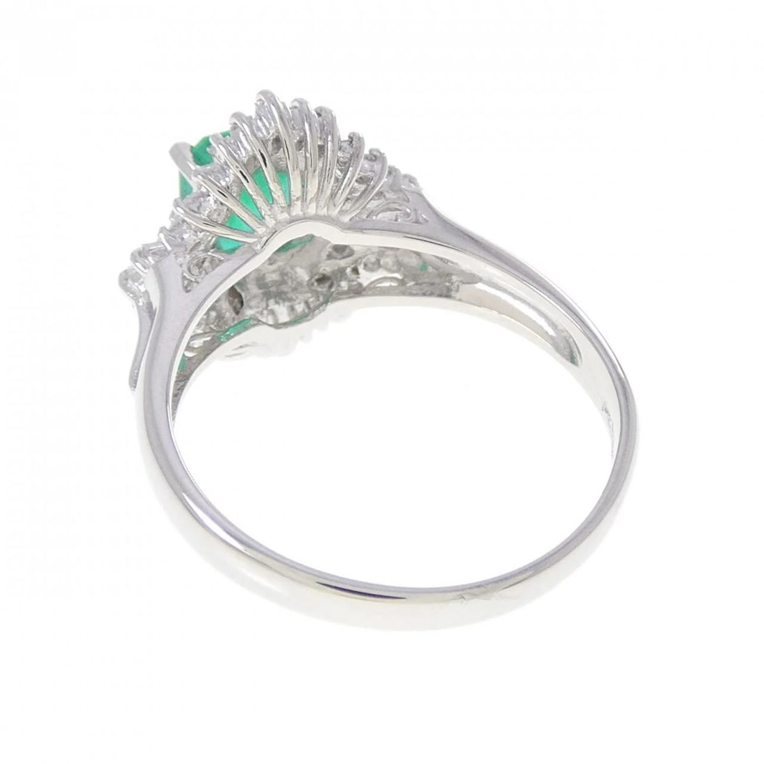 PT900 EMERALD RING - 3