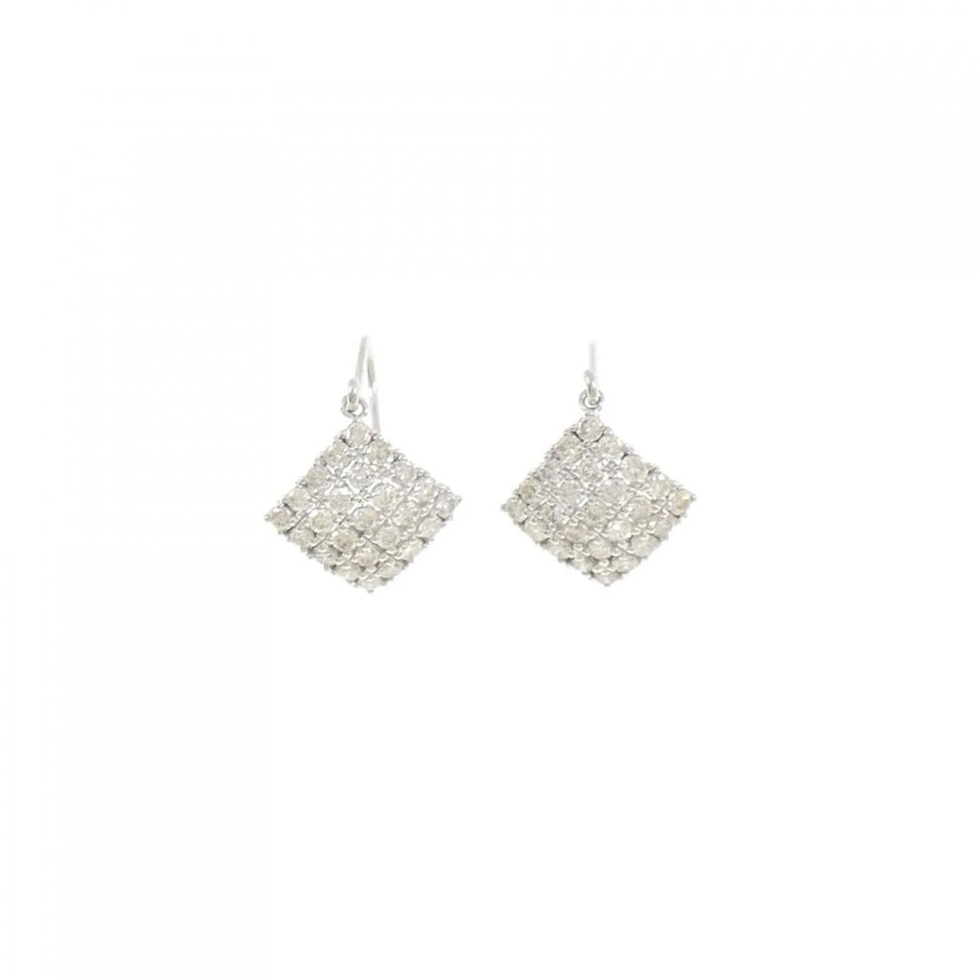 PT900 DIAMOND PIERCE: PT900 Diamond Pierce Brand: Unbranded Type/Style: Diamond Pierce/Earring Material: Platinum900, Color: 750 yellow gold Size: Approximate dimensions: 13.4cm (height) x 12.8cm (width) Accessories: None