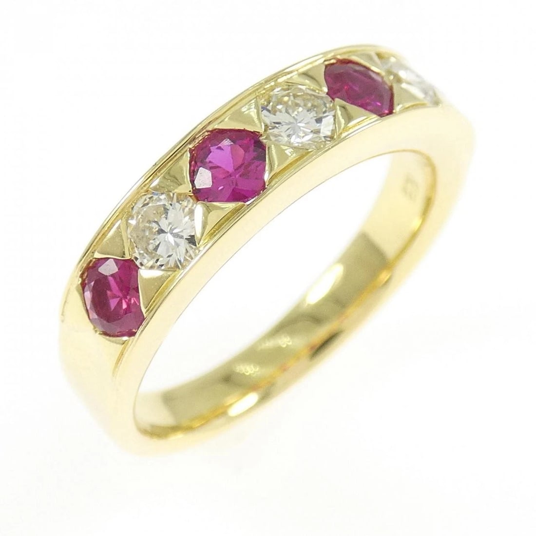 18K YELLOW GOLD RUBY RING: 18K Yellow Gold Ruby Ring Brand: Unbranded Type/Style: Ruby Ring Material: 18K Yellow Gold, Main Stone/Creation Ruby Secondary Stone Diamond Color: Yellow Gold Size: US 6 3/4 Accessories: None