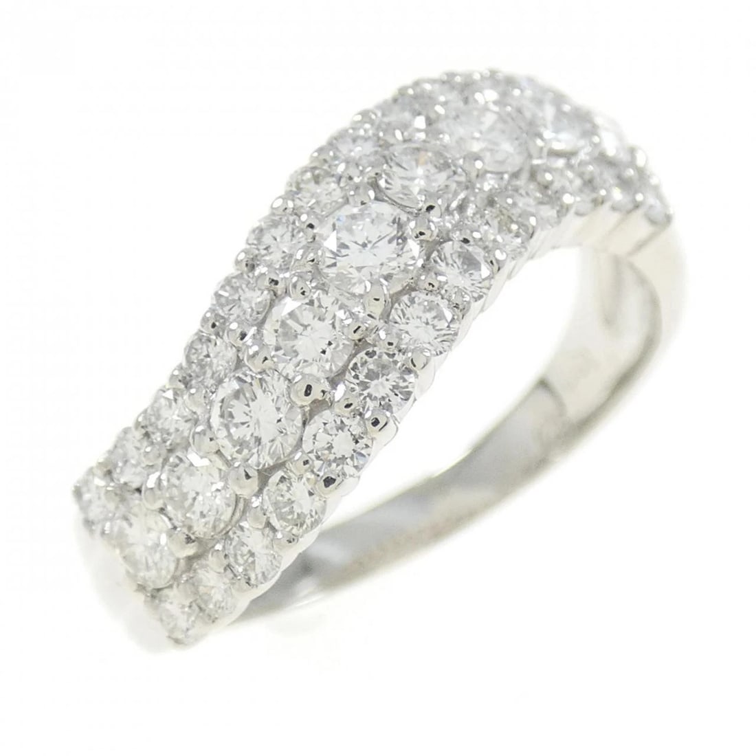 PT PAVE DIAMOND RING: PT Pave Diamond Ring Brand: Unbranded Type/Style: Diamond Ring Material: Platinum, Main Stone/Creation natural Color: Platinum Size: US 6 1/2 Accessories: None Accessories Notice: When pur
