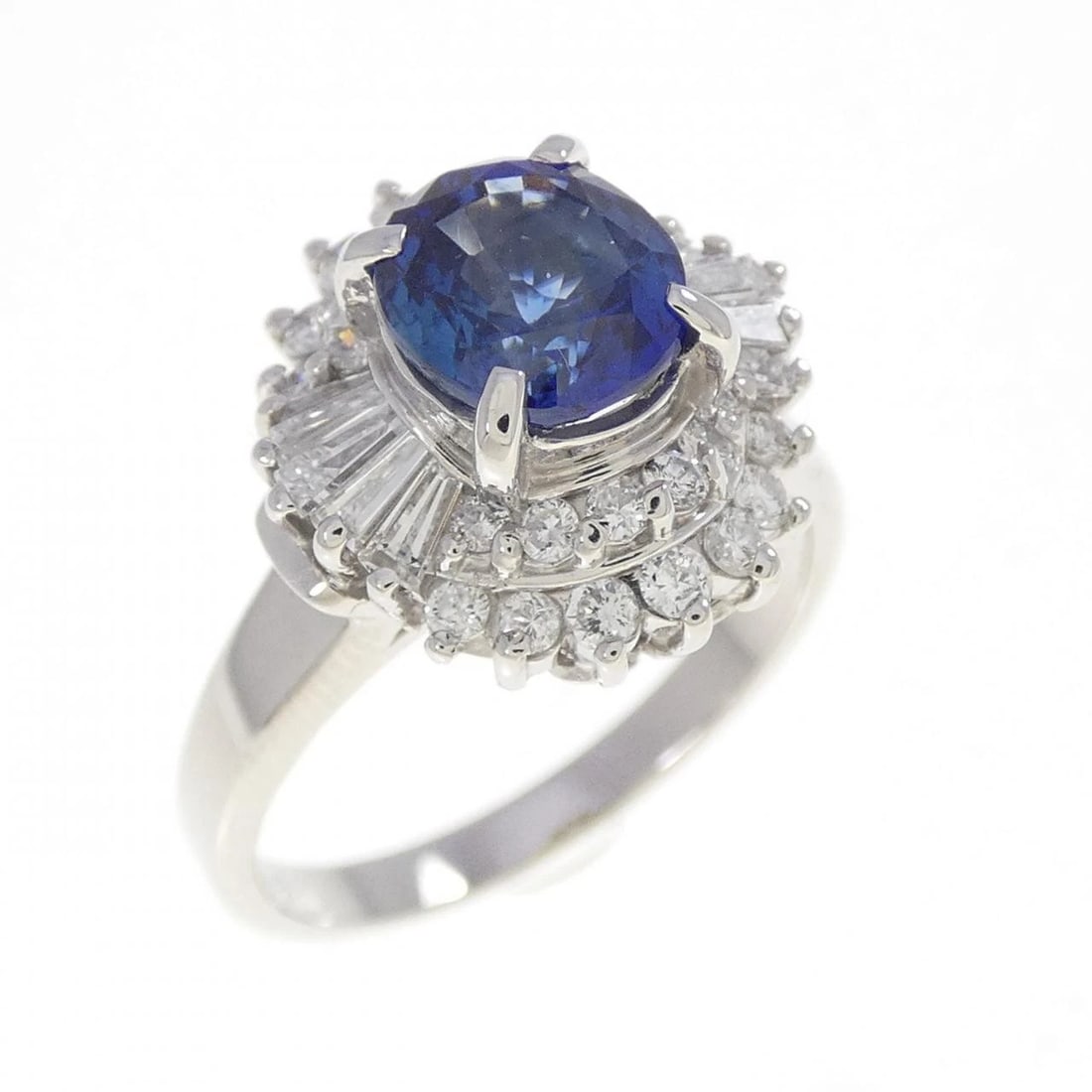 PT900 SAPPHIRE RING: PT900 Sapphire Ring Brand: Unbranded Type/Style: Sapphire Ring Material: Platinum900, Main Stone/Creation SapphireSecondary Stone Diamond Color: Platinum Size: US 6 1/4 Accessories: None A