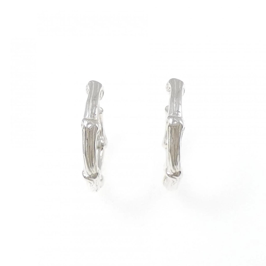 TIFFANY & CO. BAMBOO PIERCE: TIFFANY & Co. Bamboo Pierce Brand: TIFFANY&Co. Type/Style: Pierce/Earring Material: 925Silver, Color: Silver Size: Approximate dimensions (height x width): 27.3mm x 4.4mm Accessories: None