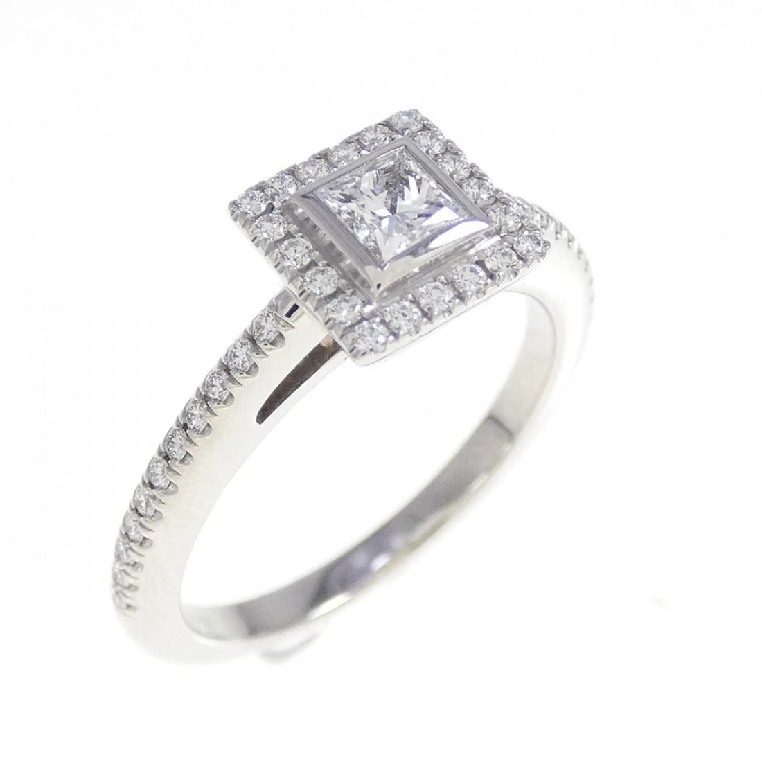 TIFFANY&CO. DIAMOND RING: TIFFANY&Co. Diamond Ring Brand: TIFFANY&Co. Type/Style: Ring Material: Platinum950, Main Stone/Creation Natural Color: Platinum Size: US 4 Accessories: None Accessories Notice: When purcha