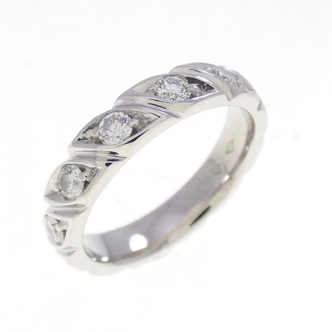 CHAUMET TORSADE RING: Chaumet Torsade Ring Brand: Chaumet Type/Style: Ring Material: Platinum950, Main Stone/Creation Natural Color: White Size: US 3 3/4 Accessories: None Accessories Notice: When purchasing pre-owned