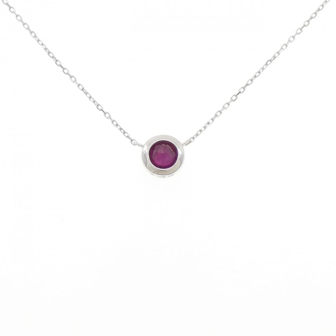 PONTE VECCHIO RUBY NECKLACE: Ponte Vecchio Ruby Necklace Brand: Ponte Vecchio Type/Style: Necklace Material: K18 white gold, Main Stone/Creation Ruby Secondary Stone Natural Color: None Size: 37-40cm Actual SizeDiameteraround: