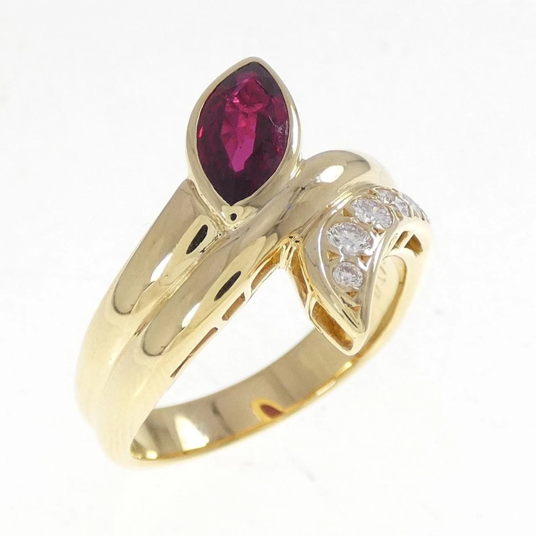 MIKIMOTO RUBY RING: Mikimoto Ruby Ring Brand: MIKIMOTO Type/Style: Ring Material: K18 yellow gold, Main Stone/Creation RubySecondary Stone Natural Color: Yellow Gold Size: US 8.5 Accessories: None Accessories Notice: