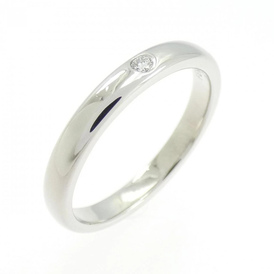 TIFFANY&CO. STACKING BAND RING: TIFFANY&Co. Stacking Band Ring Brand: TIFFANY&Co. Type/Style: Ring Material: Platinum950, Main Stone/Creation Natural Color: White Size: US 5 1/4 Accessories: None Accessories Notice: When purchasing