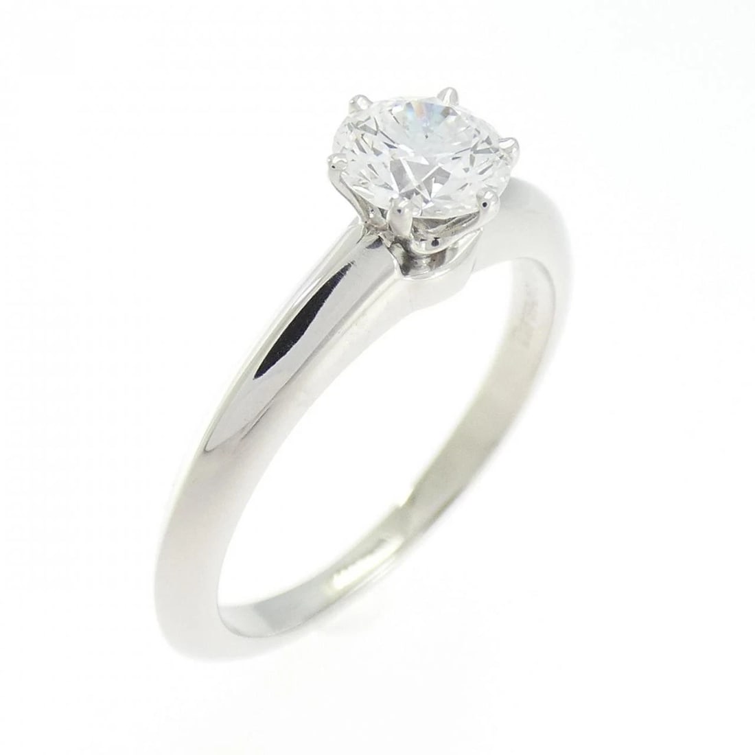 TIFFANY & CO. CLASSIC SOLITAIRE RING: TIFFANY & Co. Classic Solitaire Ring Brand: TIFFANY&Co. Type/Style: Ring Material: Platinum950, Main Stone/Creation Natural Color: Platinum Size: US 5 Accessories: None Accessories Notice: