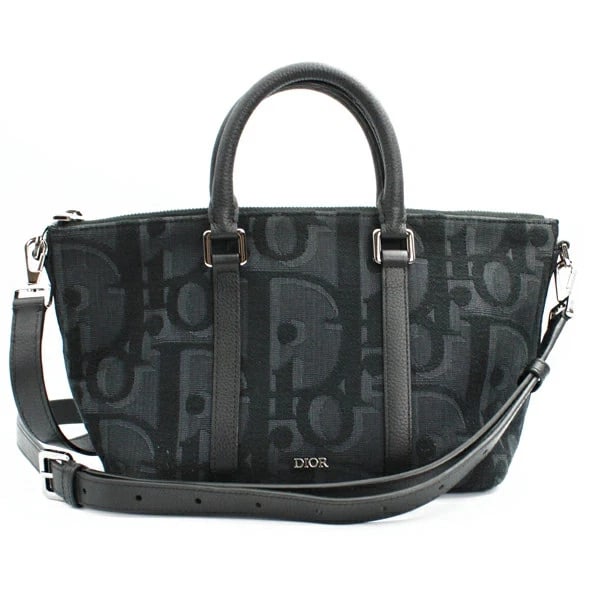 CHRISTIAN DIOR WEEKENDER 25 BLACK: Christian Dior Weekender 25 Black Brand: Christian Dior Type/Style: Handbag Material: none Color: Black Size: W:32cm ? H:17cm ? D:12cm Accessories: None Accessories Notice: When purchasing pre-owned