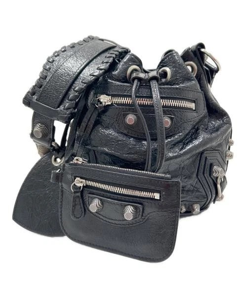 BALENCIAGA RUKAGOAL XS BUCKET: BALENCIAGA Rukagoal XS Bucket Brand: BALENCIAGA Type/Style: Handbag Material: Leather Color: Black Size: H:18.0cm / W:22.0cm / D:6.0cm Accessories: None Accessories Notice: When purchasing pre-owned