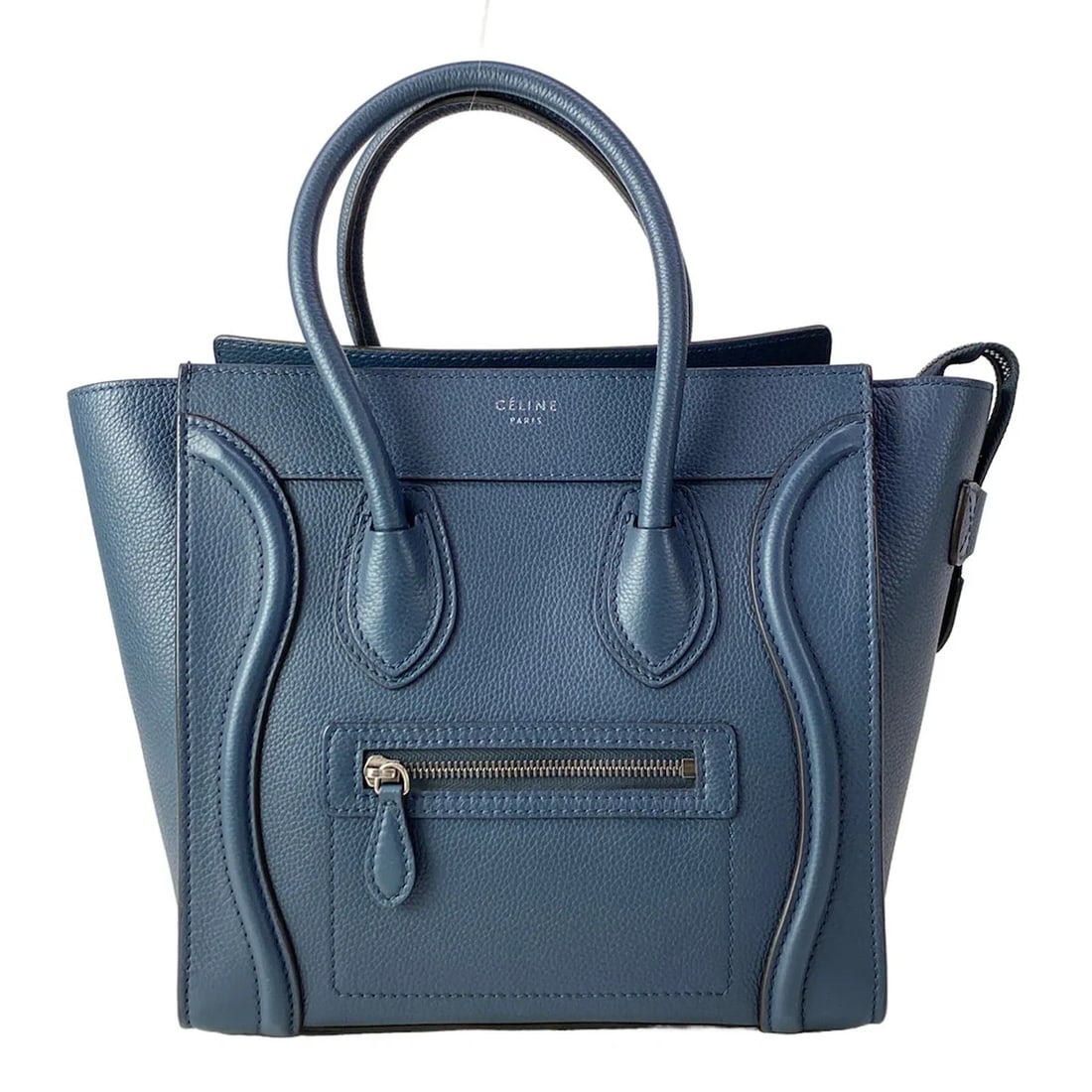 CELINE LUGGAGE MICRO SHOPPER NAVY CALF SKINHANDBAG: CELINE Luggage Micro Shopper Navy Calf SkinHandbag Brand: CELINE Type/Style: Handbag Material: Exterior Material Calf Skin Color: Exterior Color Navy Size: Height : 10.43 inch (26.5 cm) Width : 10.24