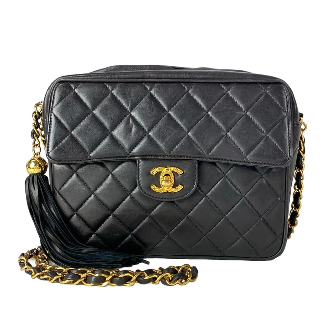 CHANEL MATELASSEBLACK LAMBSKIN SHOULDER BAG: CHANEL MatelasseBlack Lambskin Shoulder Bag Brand: CHANEL Type/Style: Shoulder Bag Material: Exterior Material Lambskin Color: Exterior Color Black Size: Height : 6.89 inch (17.5 cm) Width : 8.66 inch