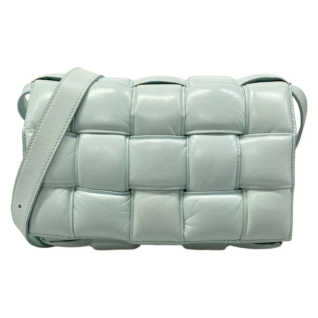 BOTTEGA VENETA PADDED CASSETTELIGHT BLUE LEATHER SHOULDER BAG: BOTTEGA VENETA Padded CassetteLight Blue Leather Shoulder Bag Brand: BOTTEGA VENETA Type/Style: Shoulder Bag Material: Exterior Material Leather Color: Exterior Color Light Blue Size: Height : 7.09 in