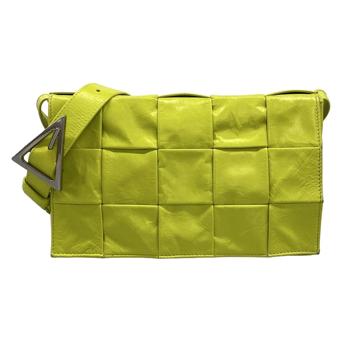 BOTTEGA VENETA CASSETTELIGHT GREEN PAPER CALF LEATHER: BOTTEGA VENETA CassetteLight Green paper calf leather Brand: BOTTEGA VENETA Type/Style: Shoulder Bag Material: Exterior Material paper calf leather Color: Exterior Color Light Green Size: Height : 5.5