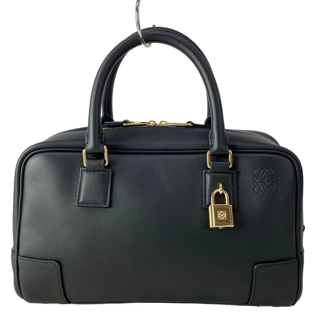 LOEWE AMAZONA 23BLACK NAPPA CALF HANDBAG: LOEWE Amazona 23Black Nappa Calf Handbag Brand: LOEWE Type/Style: Handbag Material: Exterior Material Nappa Calf Color: Exterior Color Black Size: Height : 5.51 inch (14 cm) Width : 9.25 inch (23.5 cm