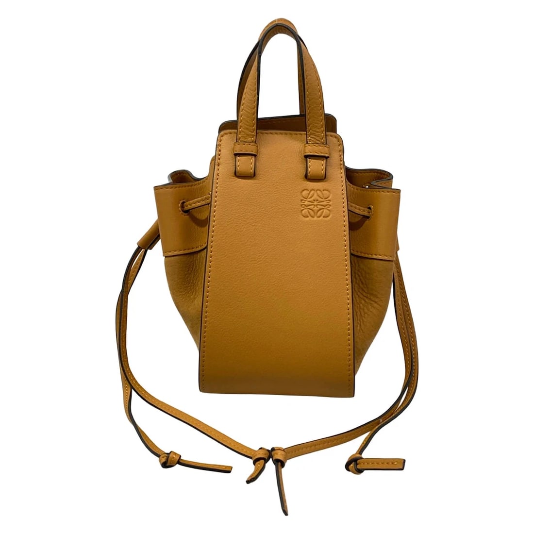 LOEWE MINIBROWN CLASSIC CALF NUBUCK TOTE BAG: LOEWE MiniBrown Classic Calf Nubuck Tote Bag Brand: LOEWE Type/Style: Tote Bag Material: Exterior Material Classic Calf, Nubuck Color: Exterior Color Brown Size: Height : 7.67 inch(19.5 cm) Width :