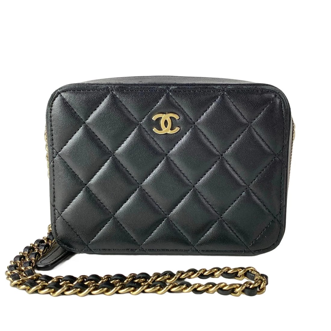 CHANEL MATLASSE BLACK LAMBSKIN SHOULDER BAG: CHANEL MATLASSE Black Lambskin Shoulder Bag Brand: CHANEL Type/Style: Shoulder Bag Material: Exterior Material Lambskin Color: Exterior Color Black Size: Height : 3.94 inch (10 cm) Width : 5.31 inch (