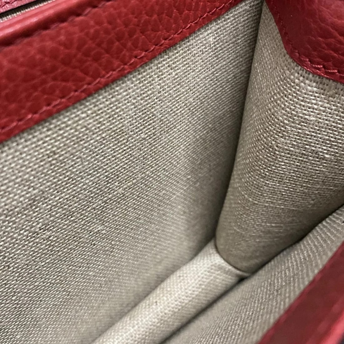 GUCCI INTERLOCKING RED LEATHER SHOULDER BAG - 10
