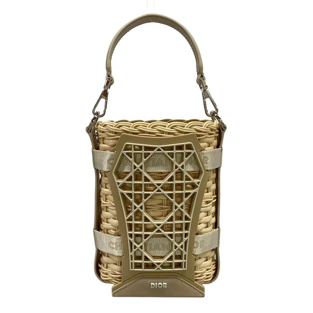 DIOR/CHRISTIAN CREAM BEIGE RATTAN LEATHER HANDBAG: DIOR/Christian Cream Beige Rattan Leather Handbag Brand: DIOR/ChristianDior Type/Style: Handbag Material: Exterior Material Rattan, Leather Color: Exterior Color Cream, Beige Size: Height : 7.09 inch 
