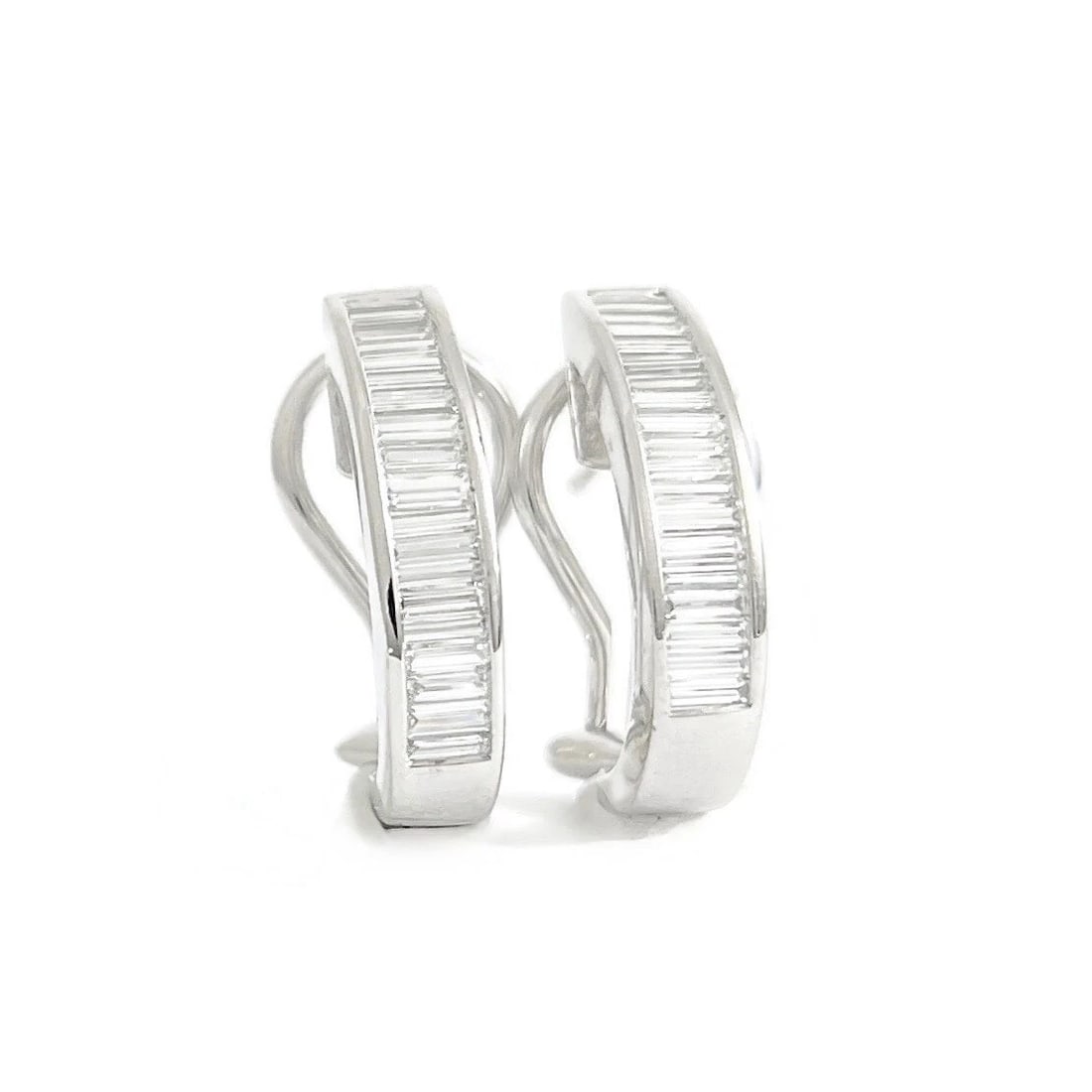 BAGUETTE DIAMOND CHANNEL-SET DROP HOOP EARRINGS PLATINUM: Baguette Diamond Channel-Set Drop Hoop Earrings Platinum Brand: Unbranded Type/Style: Earrings Material: 900 platinum, Main Stone/Creation Natural Color: Silver Size: Length: 19.5 mm Width: 4.3 mm