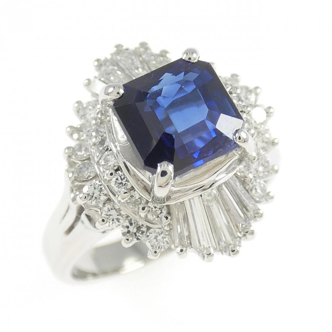 PT900 SAPPHIRE RING: PT900 Sapphire Ring Brand: Unbranded Type/Style: Sapphire Ring Material: Platinum900, Main Stone/Creation Sapphire Secondary Stone Diamond Color: Platinum Size: US 6 1/4 Accessories: None Accessories