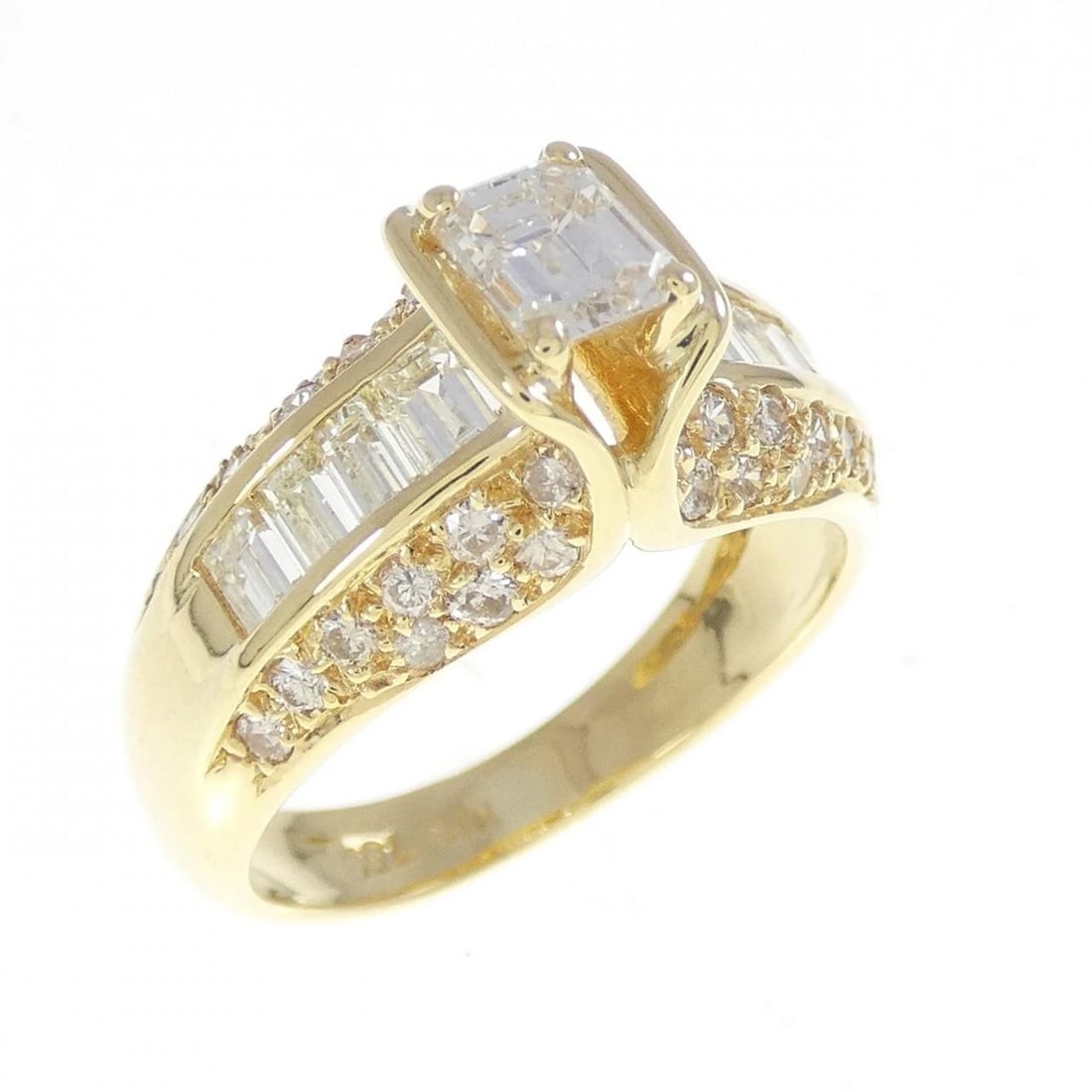 K18YG DIAMOND RING: K18YG Diamond Ring Brand: Unbranded Type/Style: Diamond Ring Material: 18K Yellow Gold, Main Stone/Creation Natural Color: Yellow Gold Size: US 7 1/4 Accessories: None Accessories Notice: