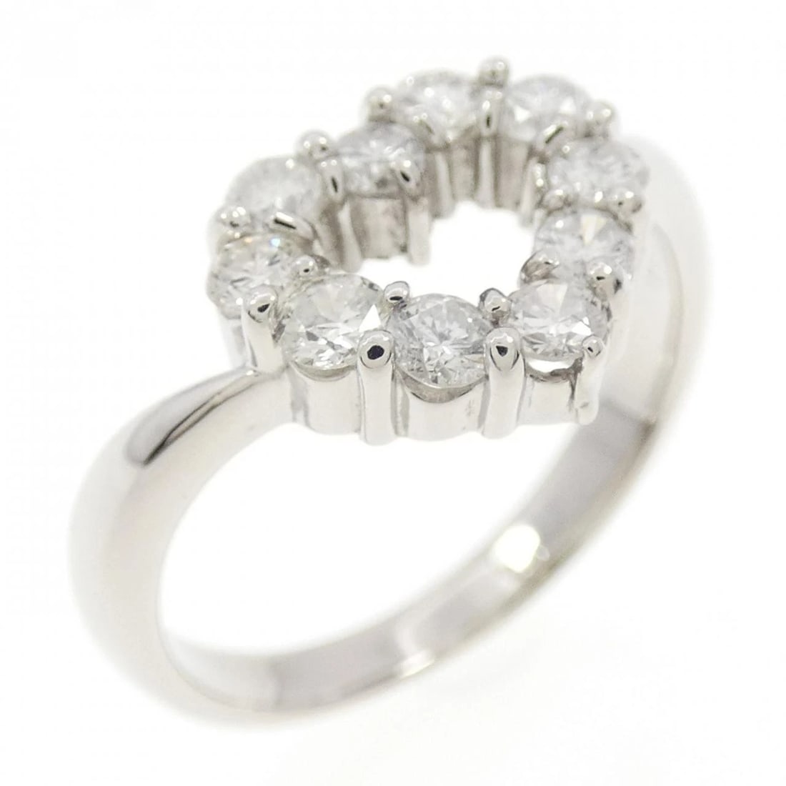 PT HEART DIAMOND RING: PT Heart Diamond Ring Brand: Unbranded Type/Style: Diamond Ring Material: Platinum900, Main Stone/Creation Natural Color: Platinum Size: US 5 3/4 Accessories: None Accessories Notice: When purchasing