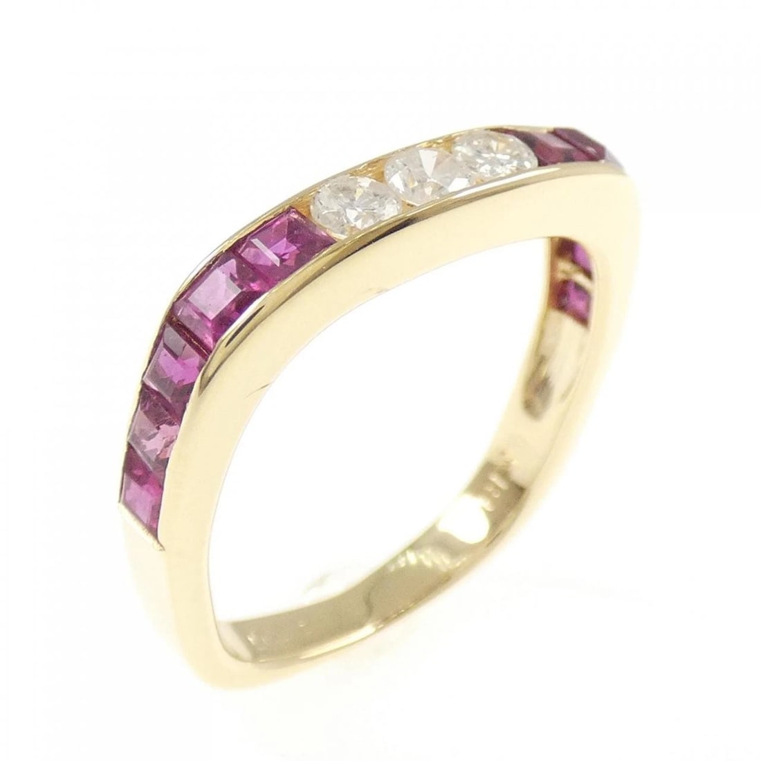 18K YELLOW GOLD RUBY RING: 18K Yellow Gold Ruby Ring Brand: Unbranded Type/Style: Ruby Ring Material: 18K Yellow Gold, Main Stone/Creation RubySecondary Stone Diamond Color: Yellow Gold Size: US 4 3/4 Accessories: None