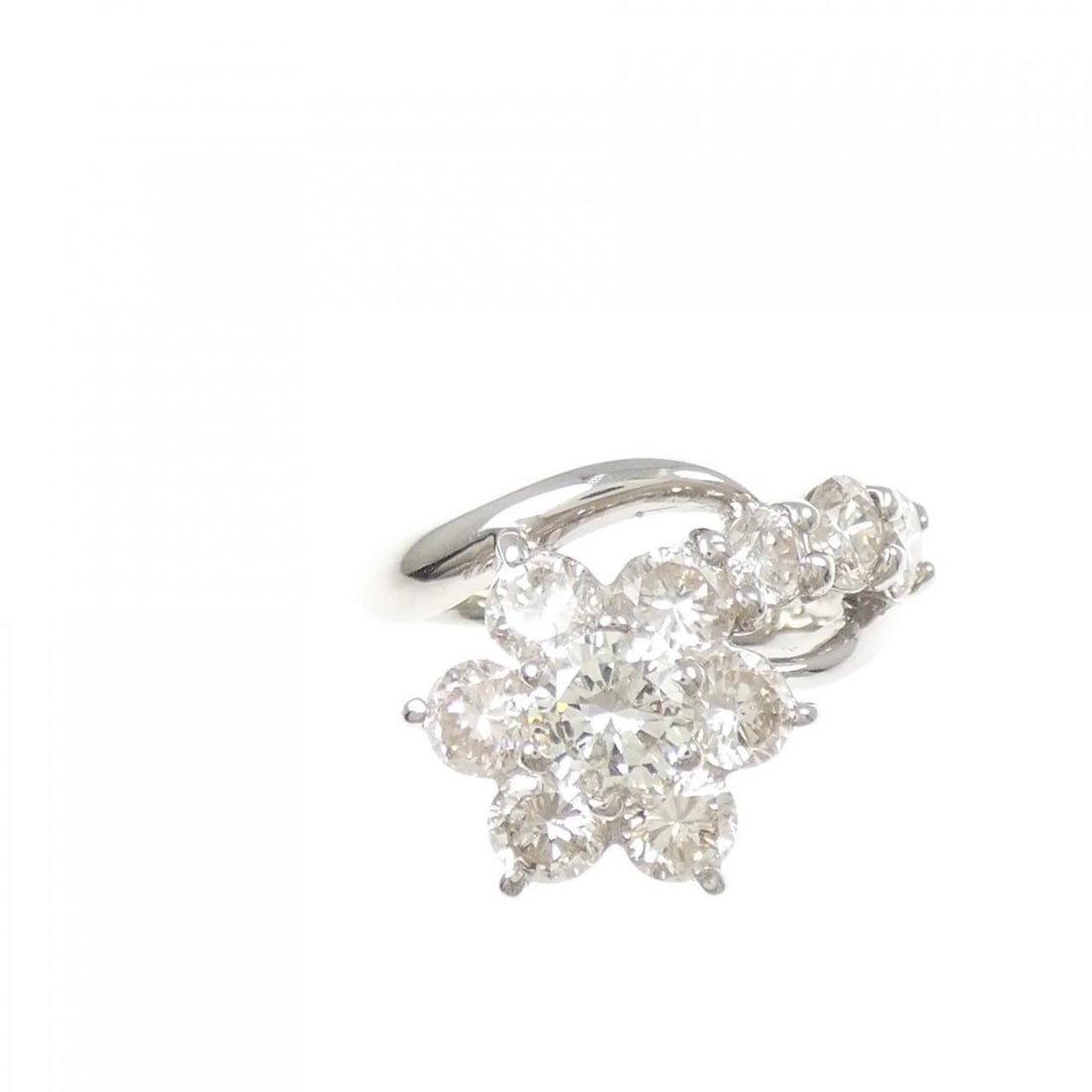 PT900 FLOWER DIAMOND RING - 2