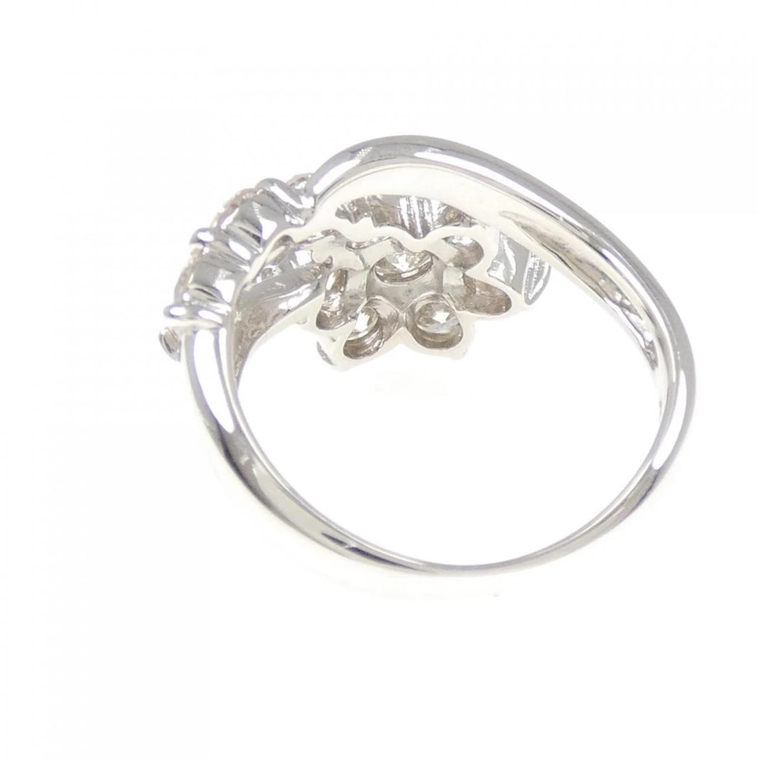 PT900 FLOWER DIAMOND RING - 3