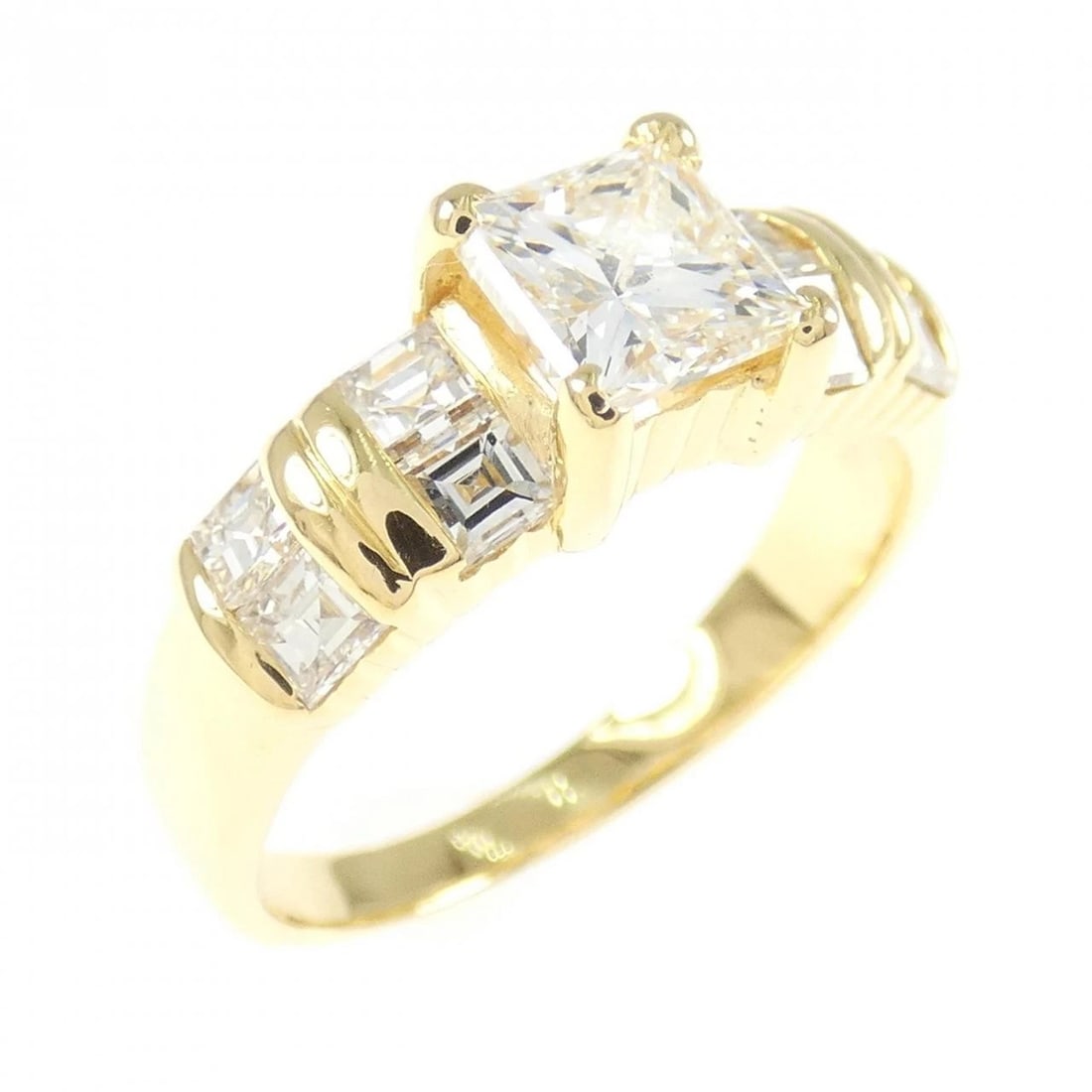 K18YG DIAMOND RING
