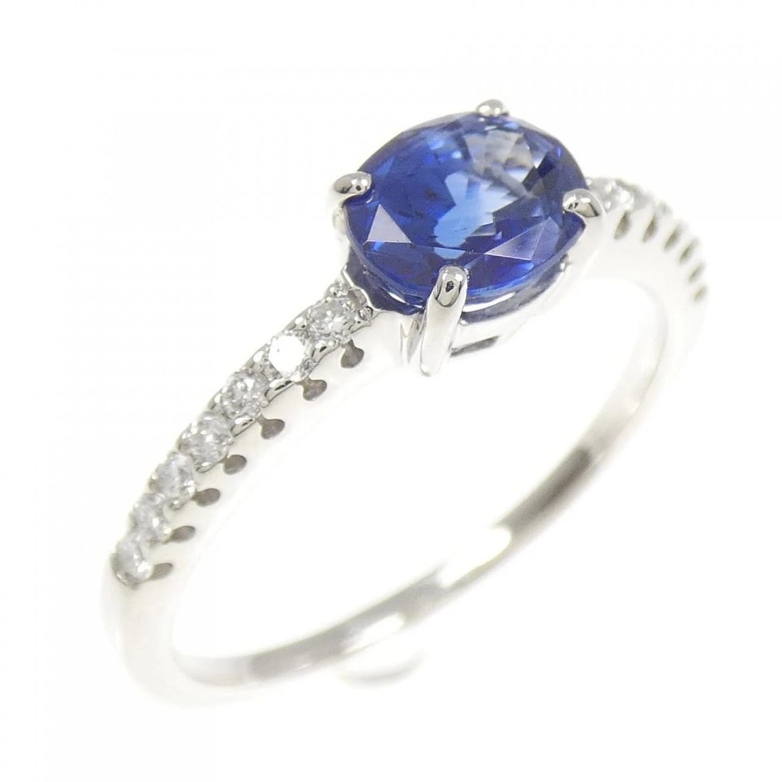PT900 SAPPHIRE RING: PT900 Sapphire Ring Brand: Unbranded Type/Style: Sapphire Ring Material: Platinum900, Main Stone/Creation Sapphire Secondary Stone Diamond Color: Platinum Size: US 8 Accessories: None Accessories