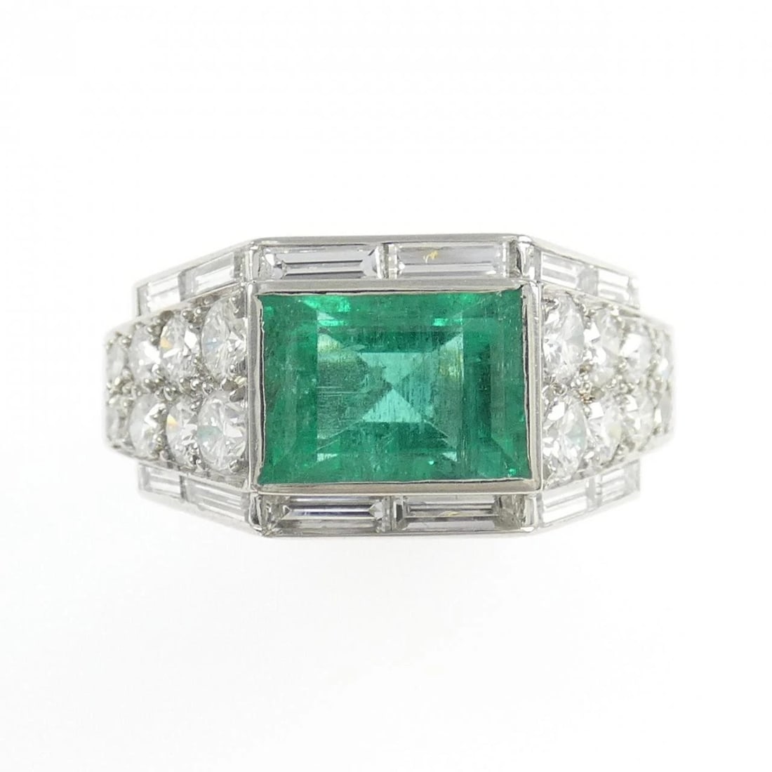 PT950 EMERALD RING - 2