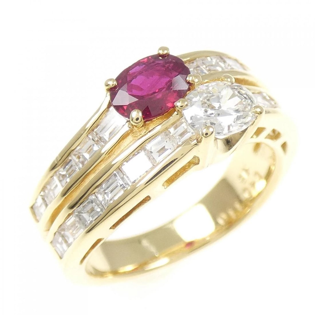 K18YG RUBY RING: K18YG Ruby Ring Brand: Unbranded Type/Style: Ruby Ring Material: 18K Yellow Gold, Main Stone/Creation RubySecondary Stone Diamond Color: Yellow Gold Size: US 6 1/4 Accessories: None Access