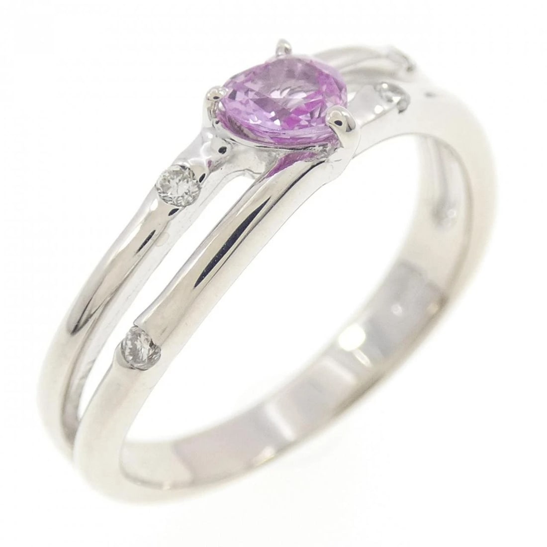 K18WG HEART SAPPHIRE RING: K18WG Heart Sapphire Ring Brand: Unbranded Type/Style: Sapphire Ring Material: 18k White Gold, Main Stone/Creation Sapphire Secondary Stone Diamond Color: White Gold Size: US 6 1/4 Accessories: None