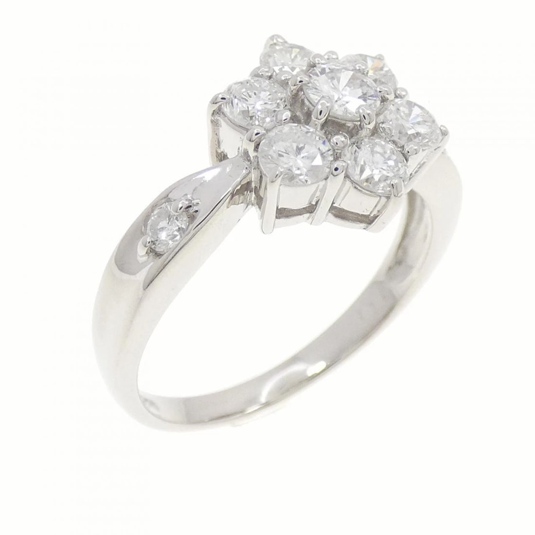 PT850 FLOWER DIAMOND RING: PT850 Flower Diamond Ring Brand: Unbranded Type/Style: Diamond ring Material: Platinum850, Main Stone/Creation Natural Color: Platinum Size: US 8.25 Accessories: None Accessories Notice: When