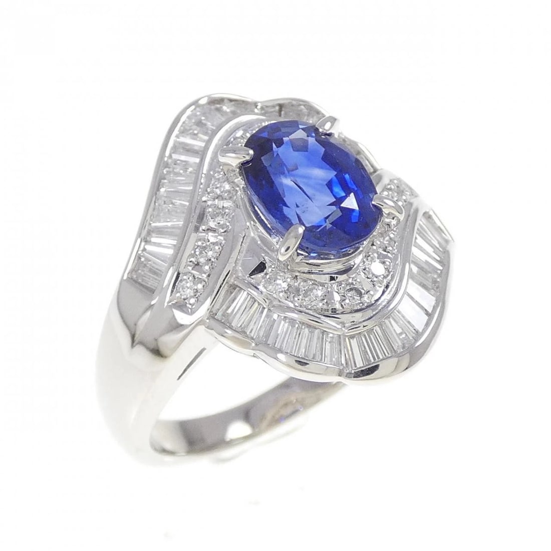 PT900 SAPPHIRE RING: PT900 Sapphire Ring Brand: Unbranded Type/Style: Sapphire Ring Material: Platinum900, Main Stone/Creation Sapphire Secondary Stone Diamond Color: Platinum Size: US 8.25 Accessories: None A