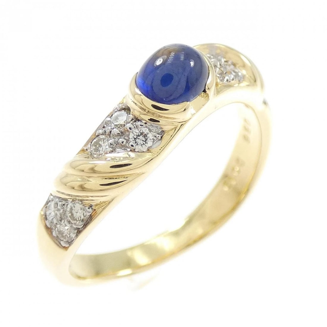 K18YG/K18WG SAPPHIRE RING: K18YG/K18WG Sapphire Ring Brand: Unbranded Type/Style: Sapphire Ring Material: 18K Yellow Gold18k White Gold, Main Stone/Creation Sapphire Secondary Stone Diamond Color: Yellow Gold White Gold Size: