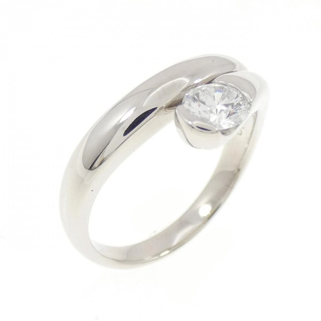 PT900 DIAMOND RING: PT900 Diamond Ring Brand: Unbranded Type/Style: Diamond Ring Material: Platinum900, Main Stone/Creation Natural Color: Platinum Size: US 5 Accessories: None Accessories Notice: When purcha
