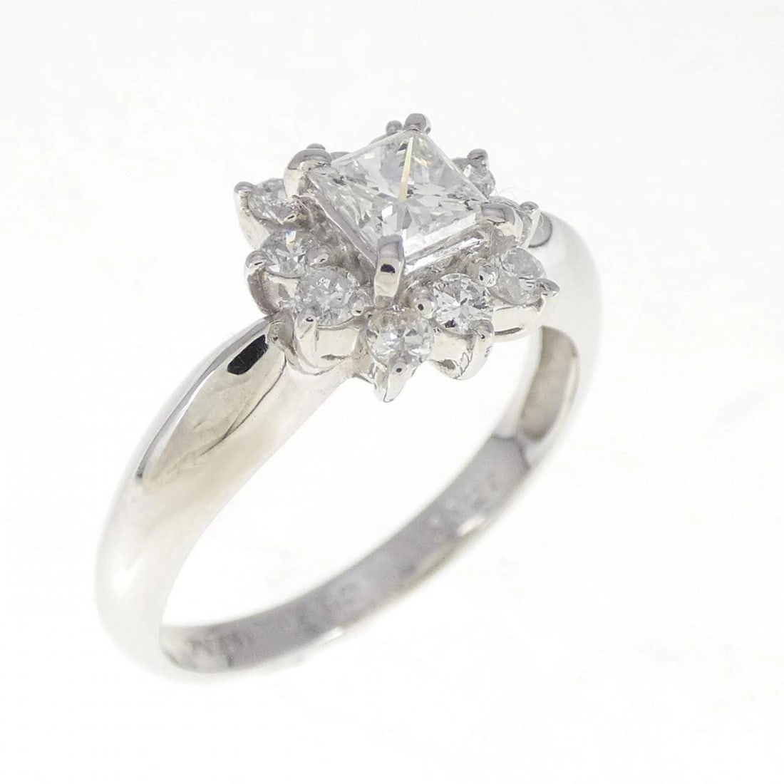 PT DIAMOND RING: PT Diamond Ring Brand: Unbranded Type/Style: Diamond Ring Material: Platinum, Main Stone/Creation Natural Color: Platinum Size: US 5 3/4 Accessories: None Accessories Notice: When purchasing